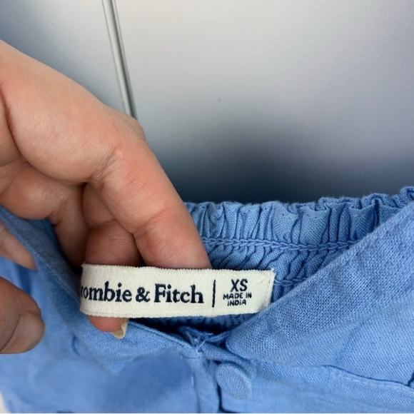 NWOT Abercrombie and Fitch Button Down V Neck Dress - Picture 4 of 6